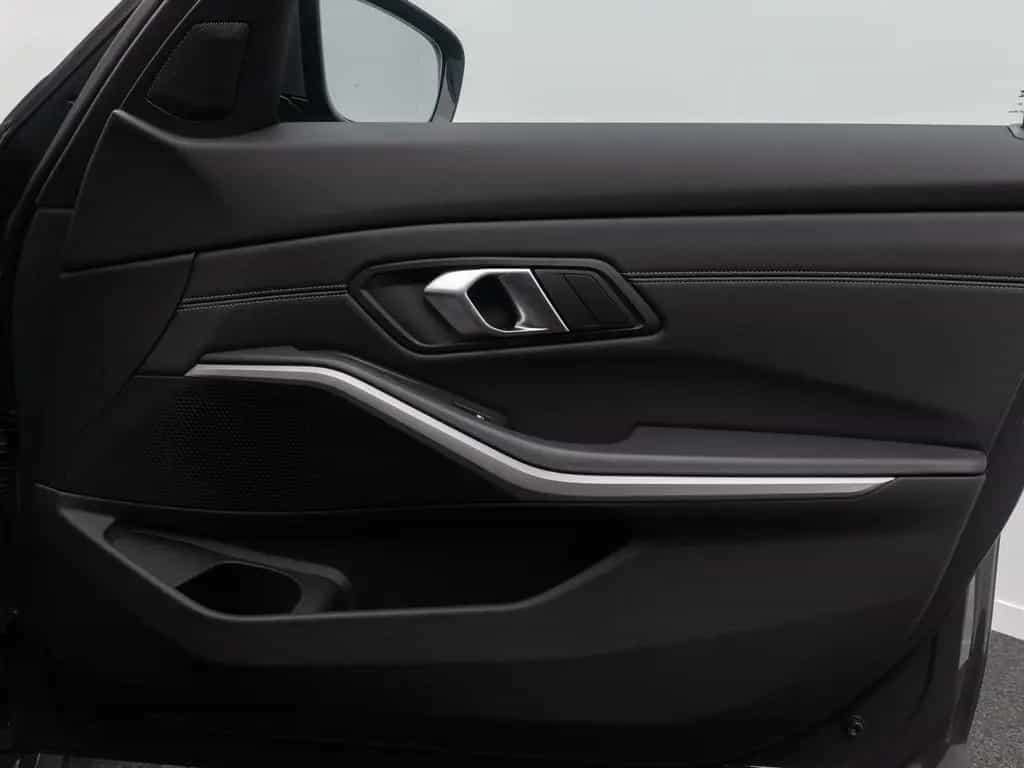 BMW 330 i xD Komfort DAB HiFi Leder M Sport 19Zoll 10/2022-photo-29
