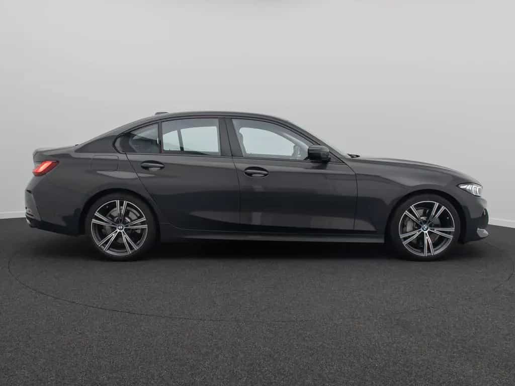 BMW 330 i xD Komfort DAB HiFi Leder M Sport 19Zoll 10/2022-photo-4