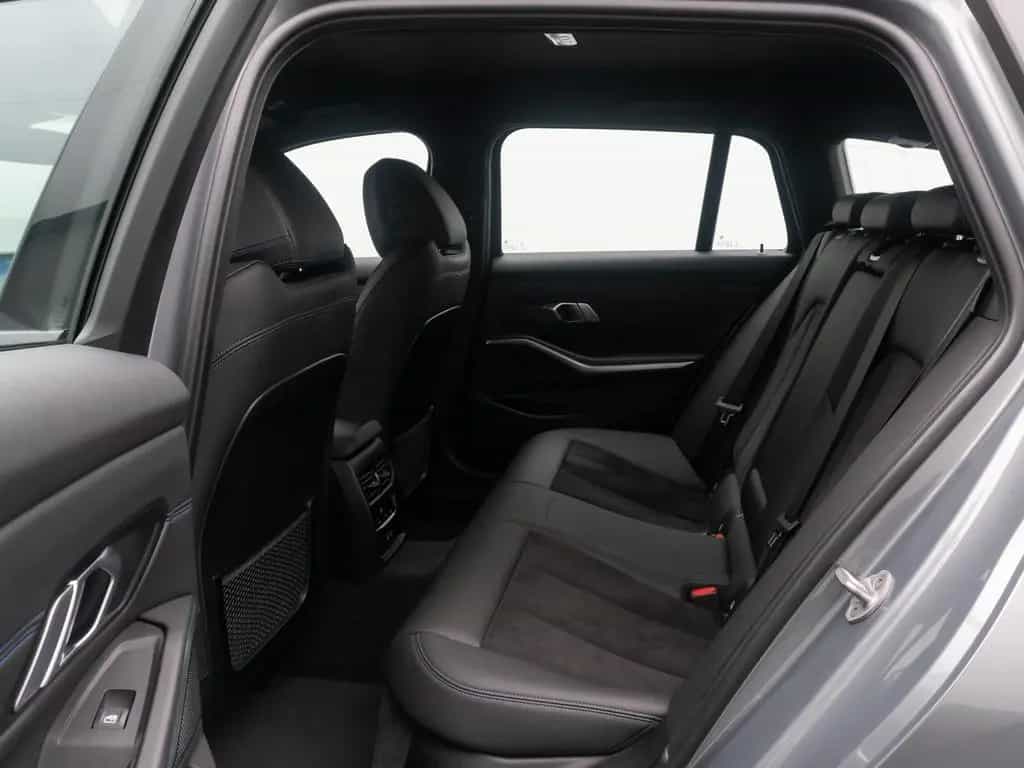 BMW 3 Series d xD M Sport Komfort DAB Cockpit+ Geschwindig 02/2023-photo-25