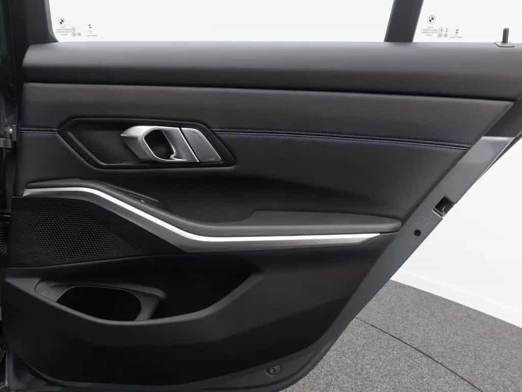 BMW 3 Series d xD M Sport Komfort DAB Cockpit+ Geschwindig 02/2023-photo-31