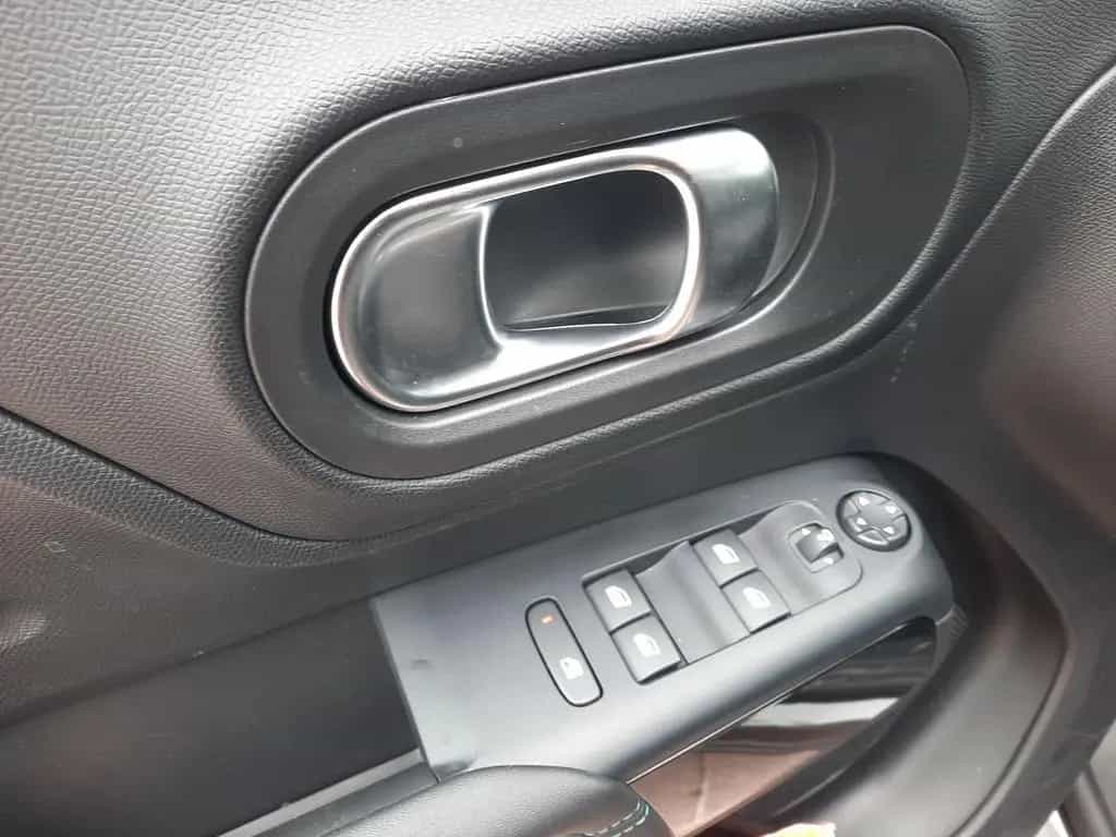 Citroën C5 Aircross 1.2 145 Plus LED SHZ Klima Kamera 04/2025-photo-16