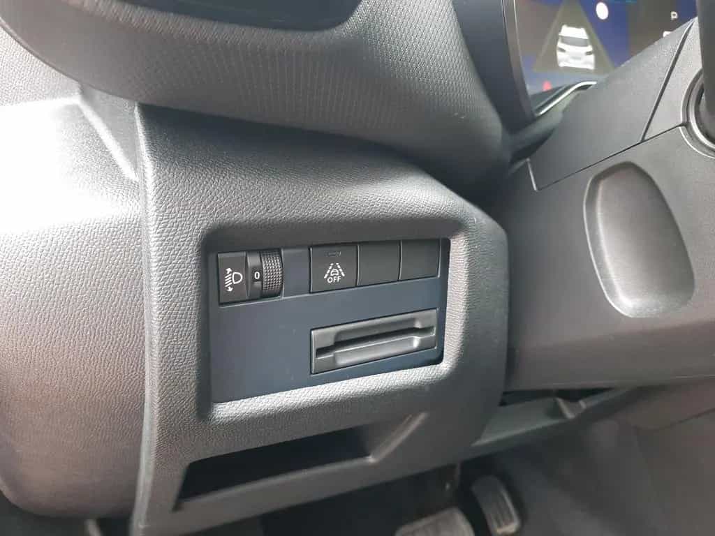 Citroën C5 Aircross 1.2 145 Plus LED SHZ Klima Kamera 04/2025-photo-17