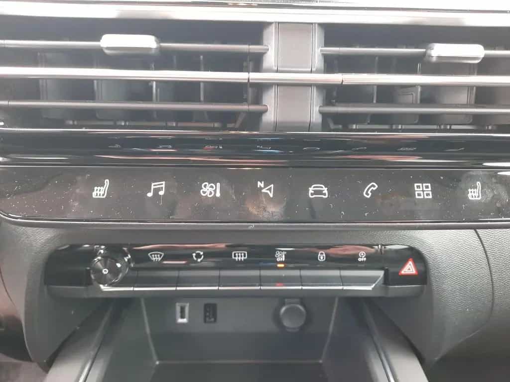 Citroën C5 Aircross 1.2 145 Plus LED SHZ Klima Kamera 04/2025-photo-26