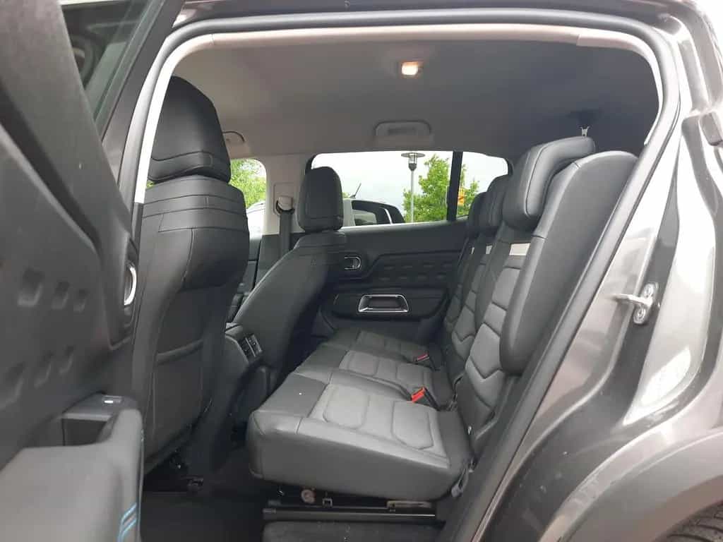 Citroën C5 Aircross 1.2 145 Plus LED SHZ Klima Kamera 04/2025-photo-28