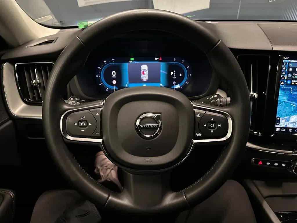 Volvo XC60 Core *19Zoll*AHK*Winter-Paket*Google*KAMERA 05/2023-photo-14