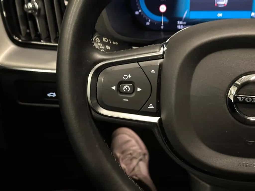 Volvo XC60 Core *19Zoll*AHK*Winter-Paket*Google*KAMERA 05/2023-photo-15