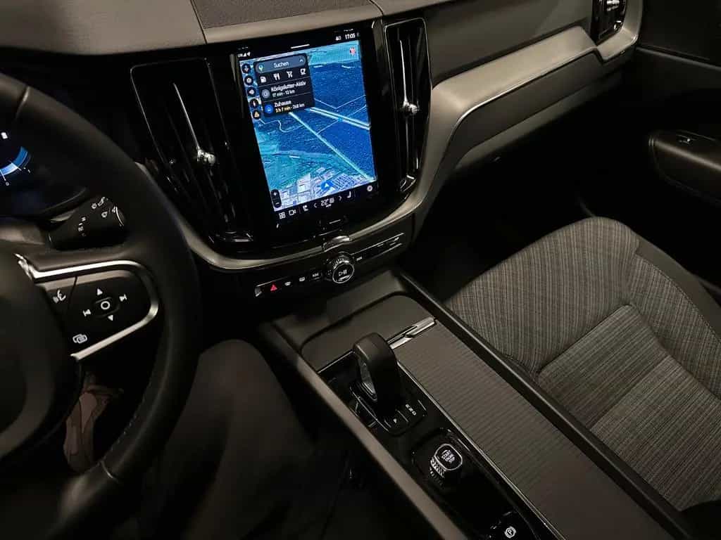 Volvo XC60 Core *19Zoll*AHK*Winter-Paket*Google*KAMERA 05/2023-photo-16