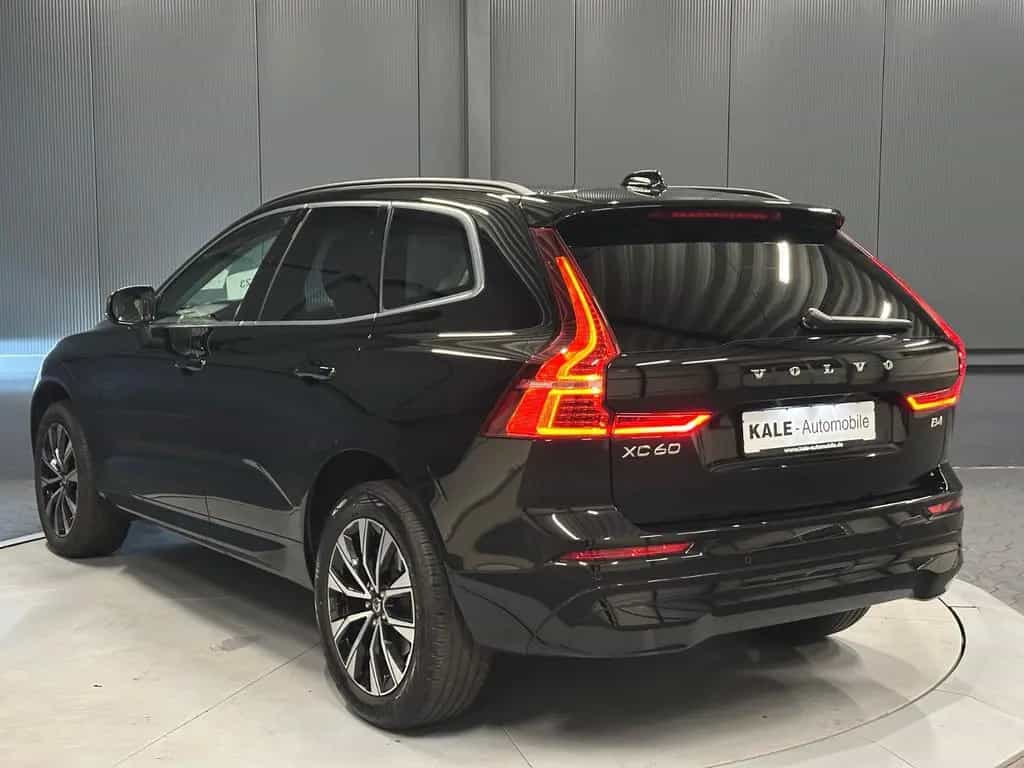 Volvo XC60 Core *19Zoll*AHK*Winter-Paket*Google*KAMERA 05/2023-photo-2