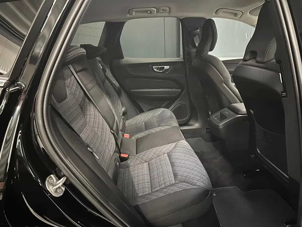 Volvo XC60 Core *19Zoll*AHK*Winter-Paket*Google*KAMERA 05/2023-photo-21