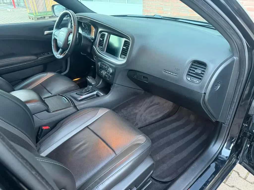 Dodge Charger V8 5,7L R/T 05/2018-photo-13