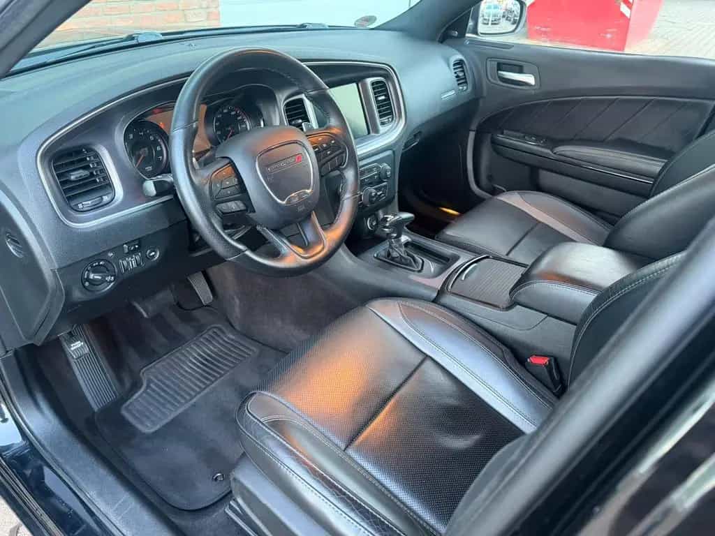 Dodge Charger V8 5,7L R/T 05/2018-photo-4