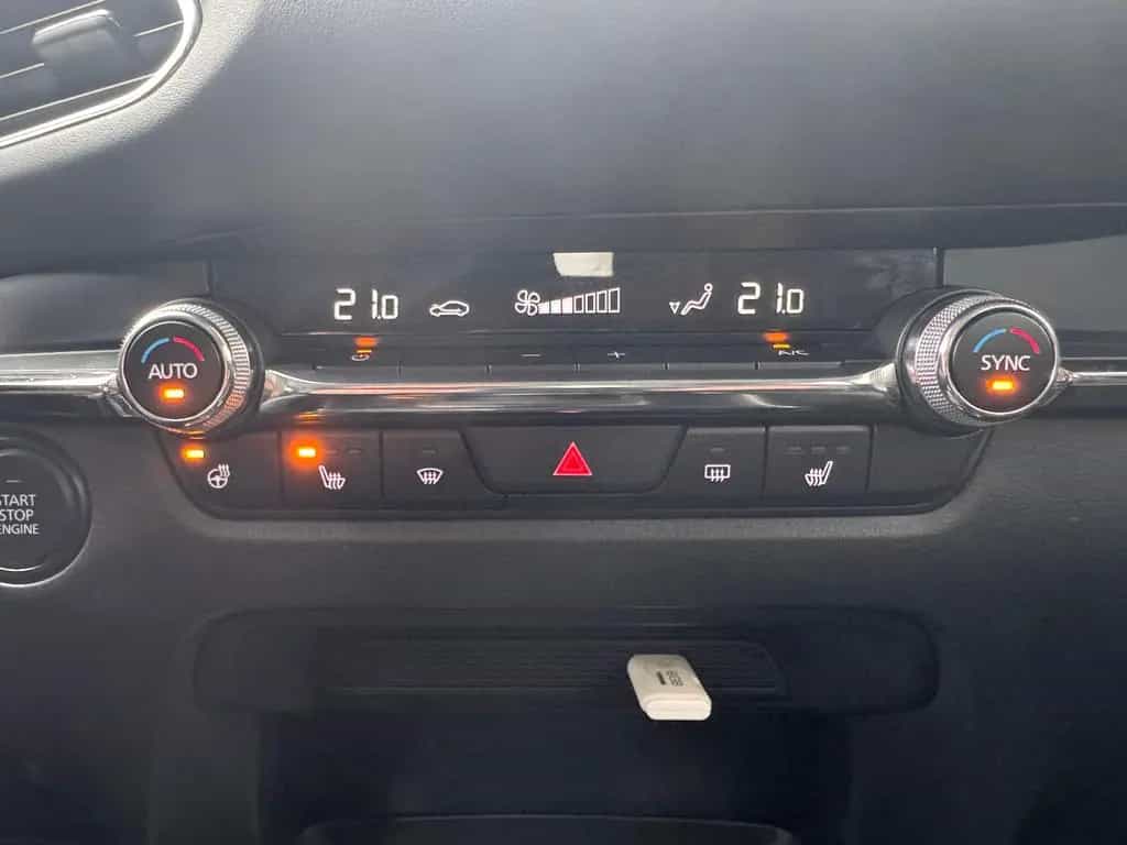 Mazda CX-30 2.0 SKYACTIV AWD HUD/KAMERA/LED/NAVI/ALU 09/2021-photo-22