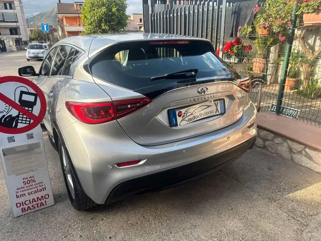 Infiniti Q30 1.5 diesel Premium 05/2018-photo-4