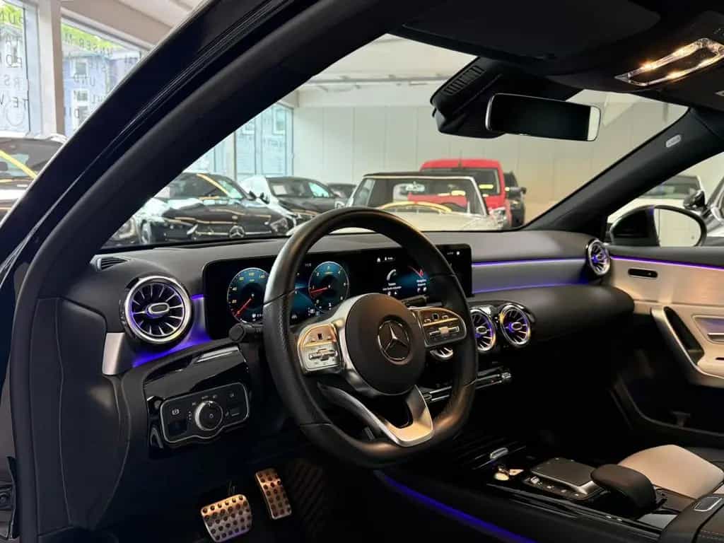 Mercedes-Benz A 220 d AMG DISTR+HUD+MBEAM+360°+KEYLESS+18"+FAP 10/2020-photo-10