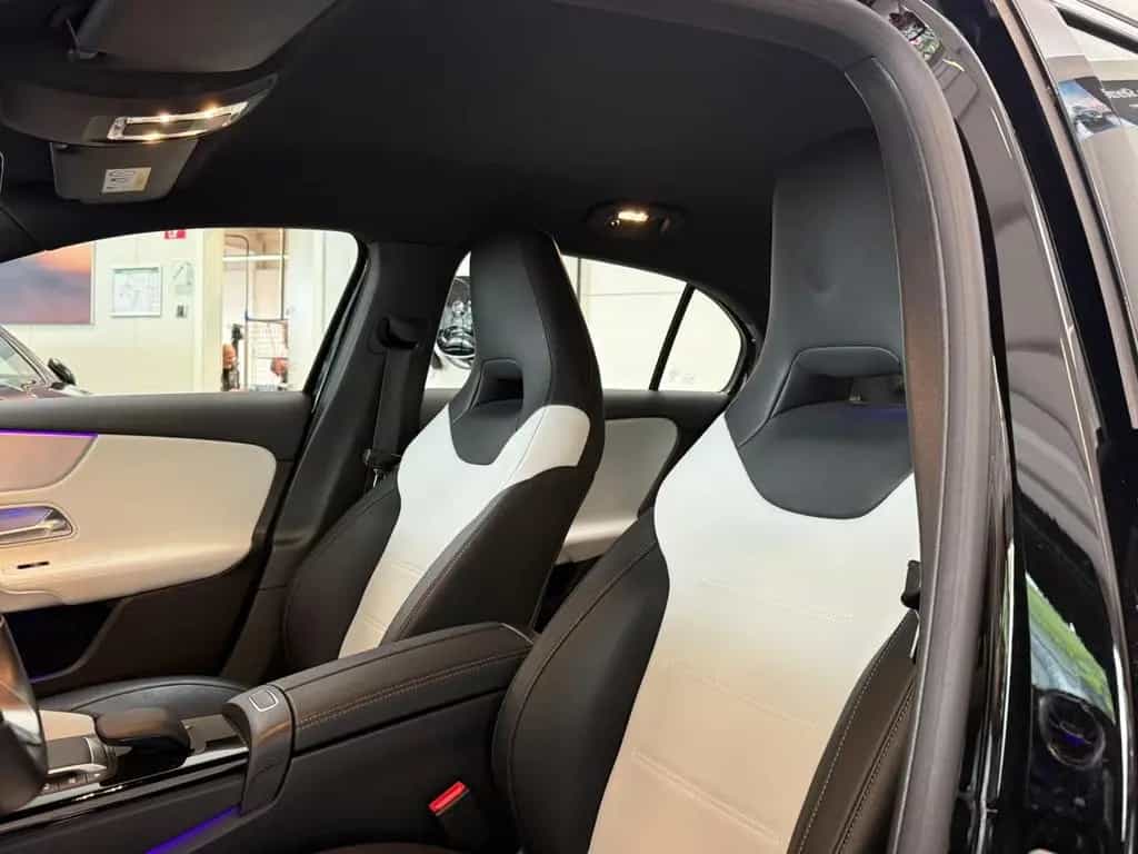 Mercedes-Benz A 220 d AMG DISTR+HUD+MBEAM+360°+KEYLESS+18"+FAP 10/2020-photo-12