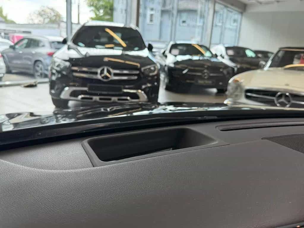 Mercedes-Benz A 220 d AMG DISTR+HUD+MBEAM+360°+KEYLESS+18"+FAP 10/2020-photo-18