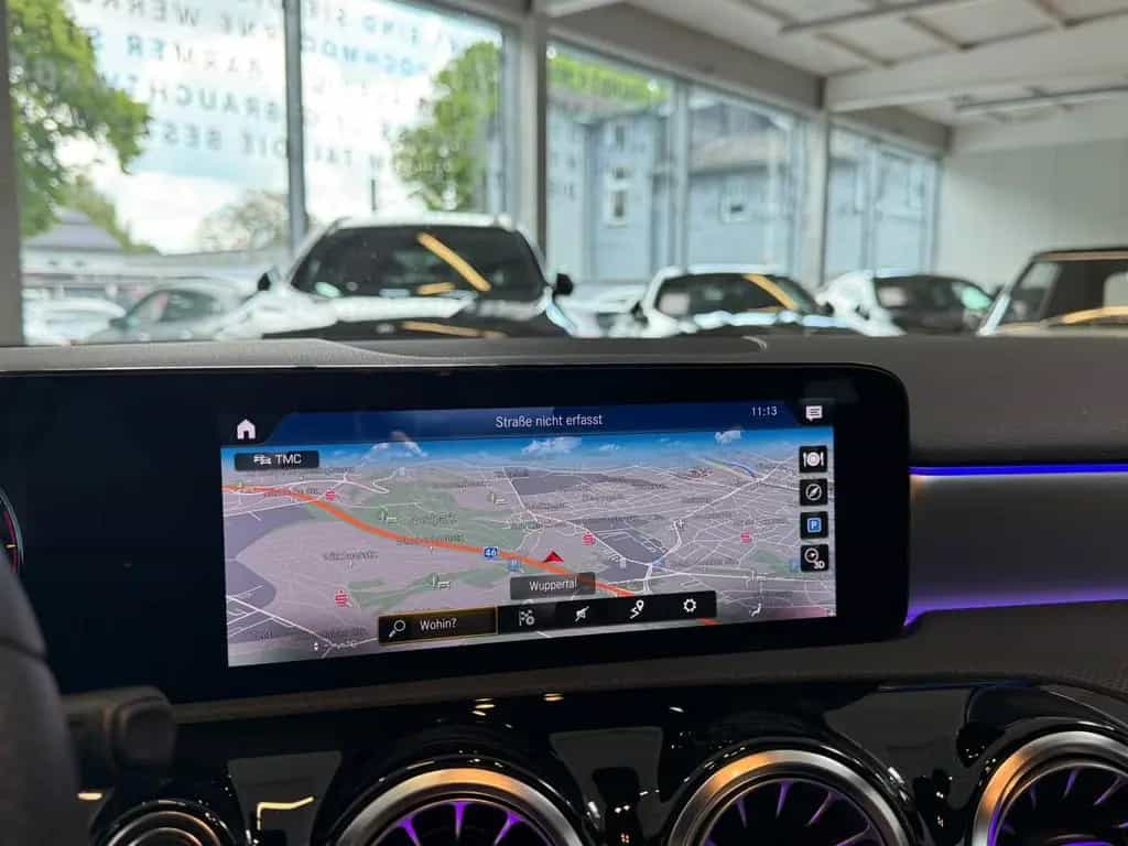 Mercedes-Benz A 220 d AMG DISTR+HUD+MBEAM+360°+KEYLESS+18"+FAP 10/2020-photo-21