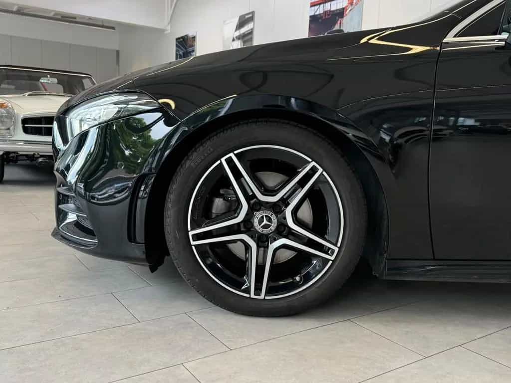 Mercedes-Benz A 220 d AMG DISTR+HUD+MBEAM+360°+KEYLESS+18"+FAP 10/2020-photo-7