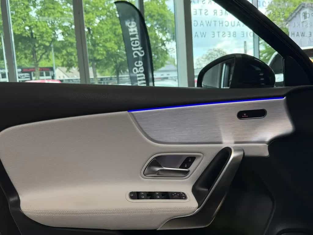 Mercedes-Benz A 220 d AMG DISTR+HUD+MBEAM+360°+KEYLESS+18"+FAP 10/2020-photo-8