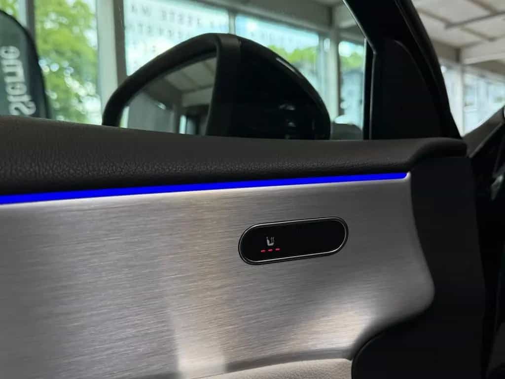 Mercedes-Benz A 220 d AMG DISTR+HUD+MBEAM+360°+KEYLESS+18"+FAP 10/2020-photo-9