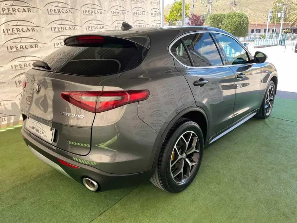 Alfa Romeo Stelvio 2.2 Turbodiesel 210 CV AT8 Q4 02/2018-photo-4