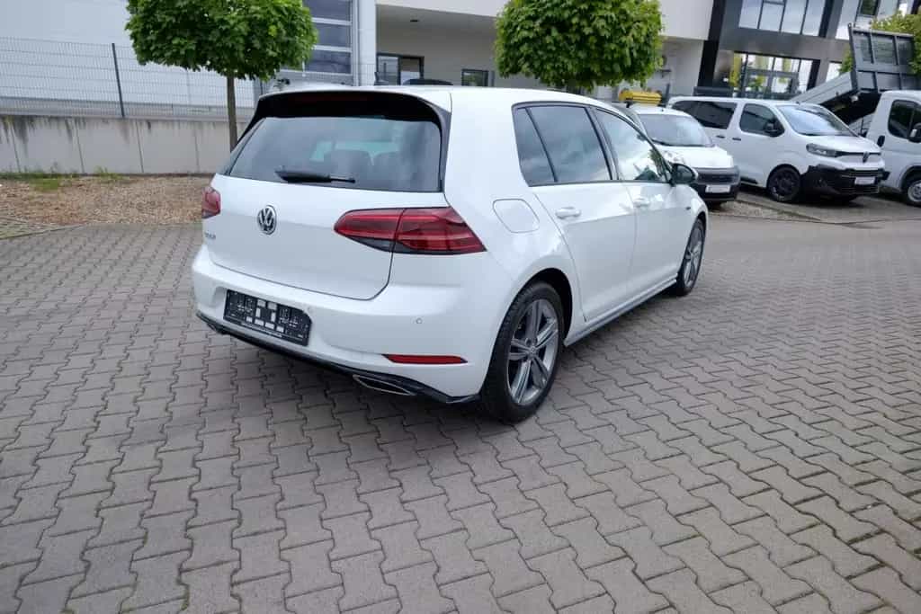 Volkswagen Golf VII 1,5 TSI DSG R-Line Pano/Nav/Kam/ACC/SH 06/2018-photo-4