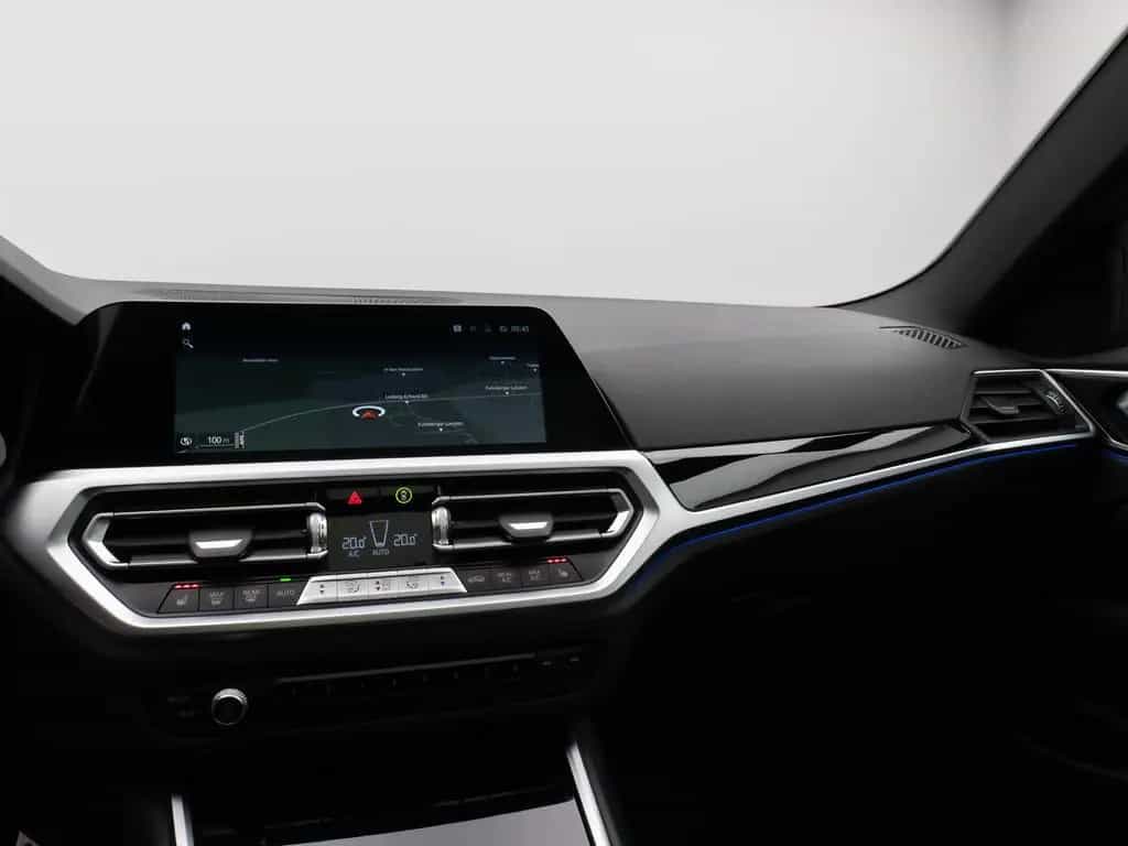 BMW 4 Series d xD Coupé Glasdach Laser DAB HiFi Komfort 19 02/2023-photo-20