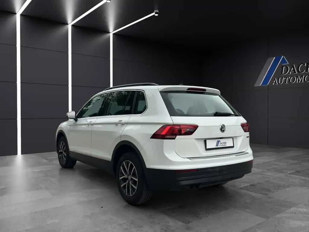 Volkswagen Tiguan Comfortline 4M,DSG,SHZ,AHK,ACC,NAV,BT,CPL 04/2018-photo-4