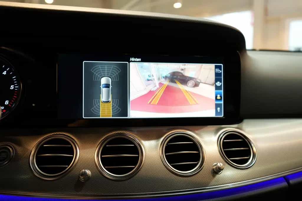Mercedes-Benz E 300 d T AMG *LED*Navi*Kamera*AHK* 08/2019-photo-14