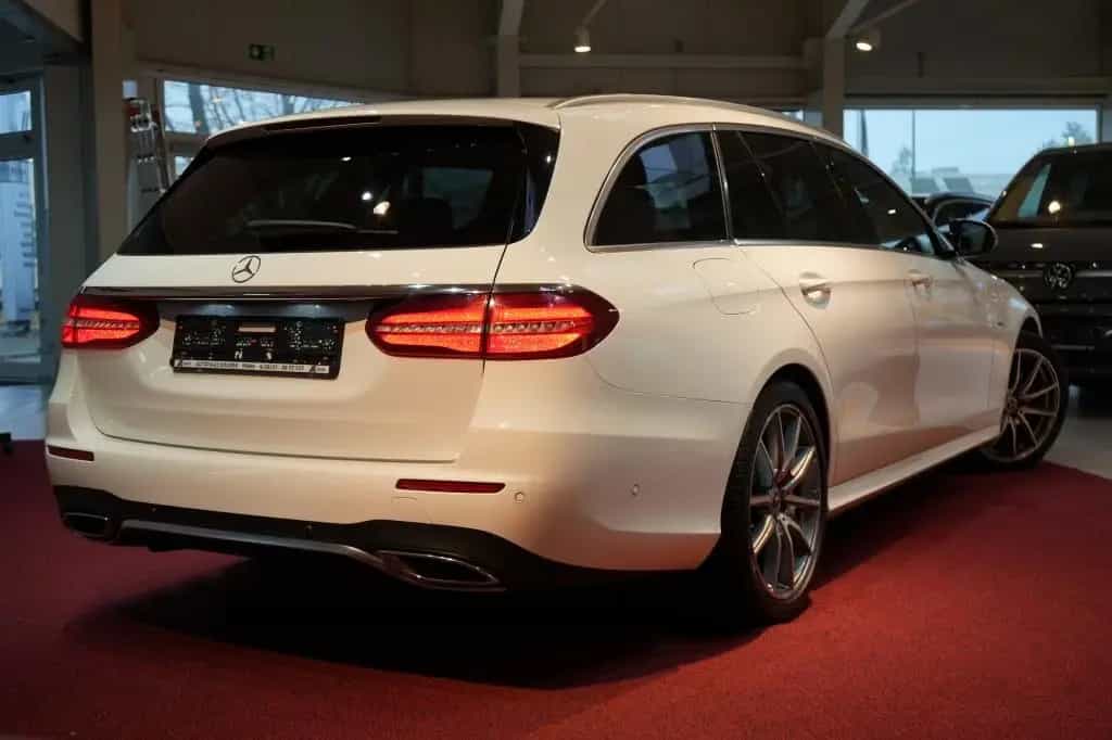 Mercedes-Benz E 300 d T AMG *LED*Navi*Kamera*AHK* 08/2019-photo-3