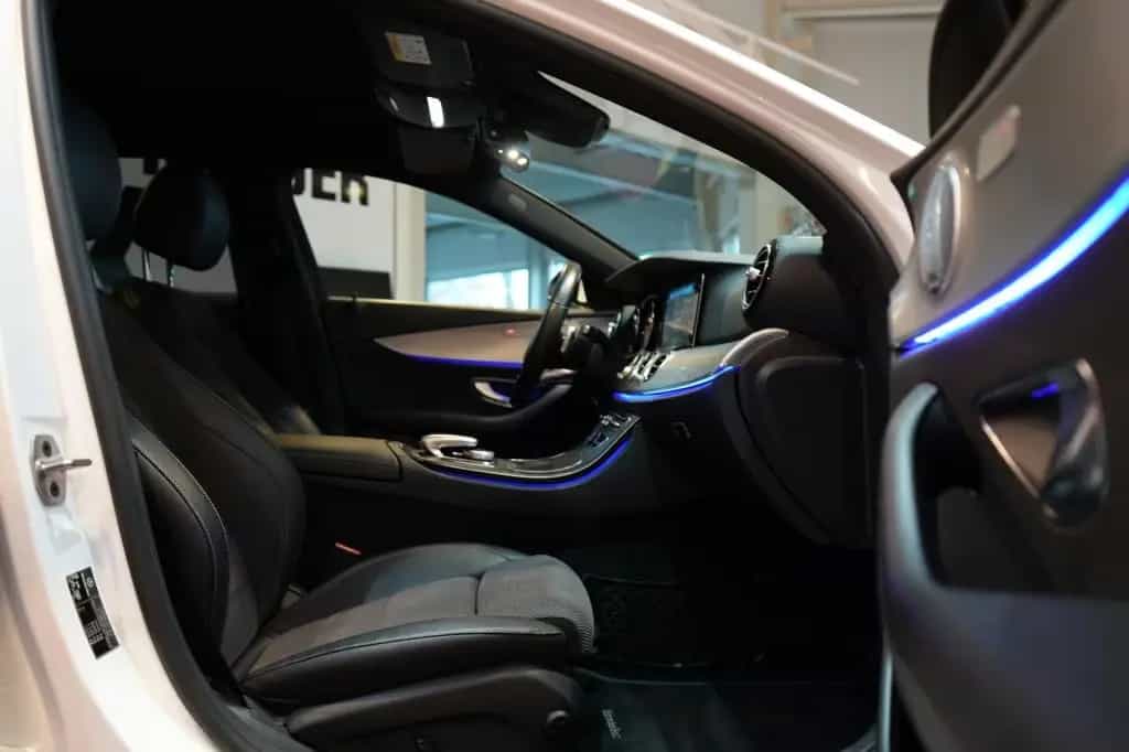 Mercedes-Benz E 300 d T AMG *LED*Navi*Kamera*AHK* 08/2019-photo-7