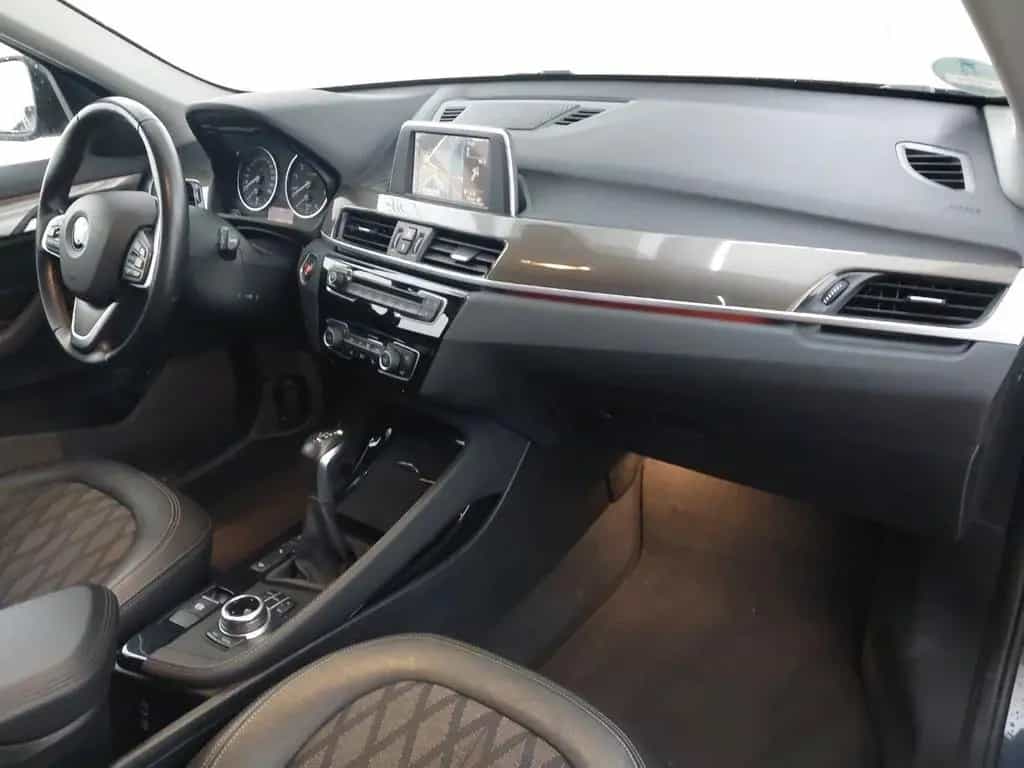 BMW X1 20i xD xLine PANO KAM LED AHK NAV PARK LEDER 01/2017-photo-10