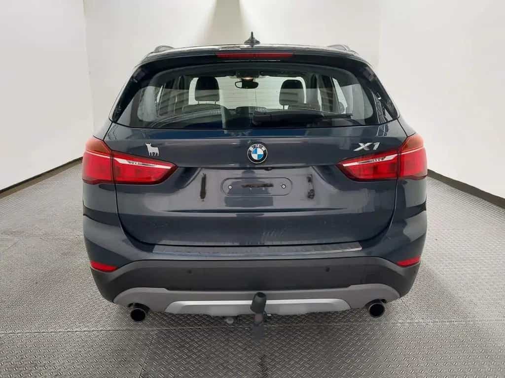 BMW X1 20i xD xLine PANO KAM LED AHK NAV PARK LEDER 01/2017-photo-3