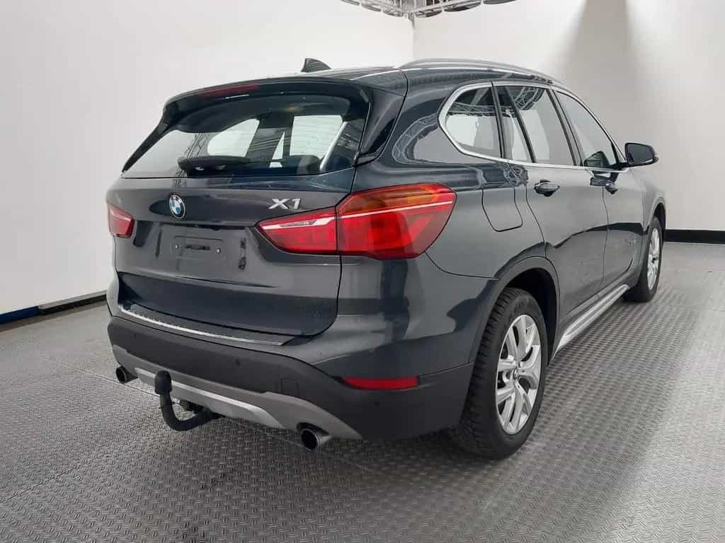 BMW X1 20i xD xLine PANO KAM LED AHK NAV PARK LEDER 01/2017-photo-4