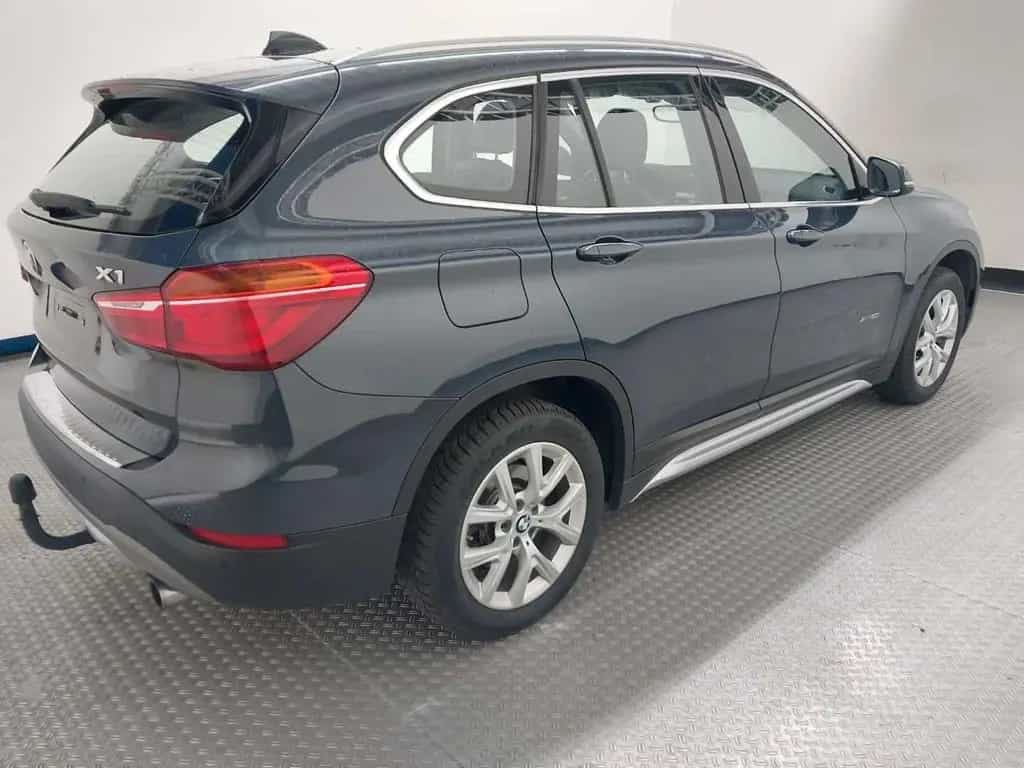 BMW X1 20i xD xLine PANO KAM LED AHK NAV PARK LEDER 01/2017-photo-5