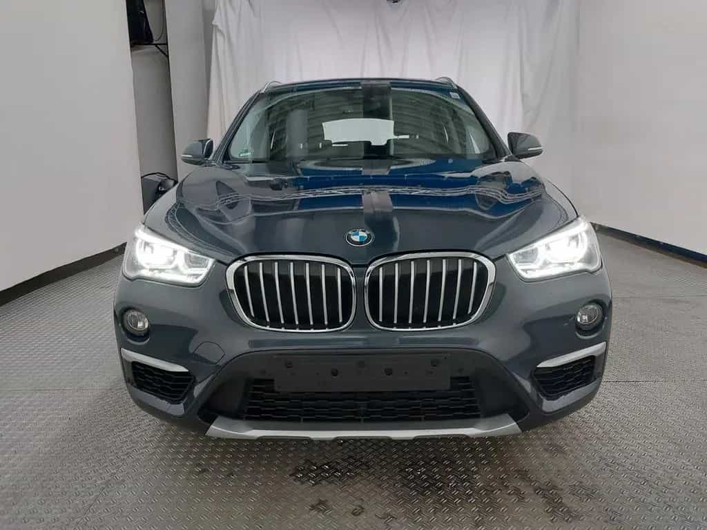 BMW X1 20i xD xLine PANO KAM LED AHK NAV PARK LEDER 01/2017-photo-7