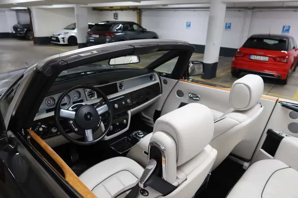 Rolls-Royce Phantom Drophead Gen II 02/2016-photo-12