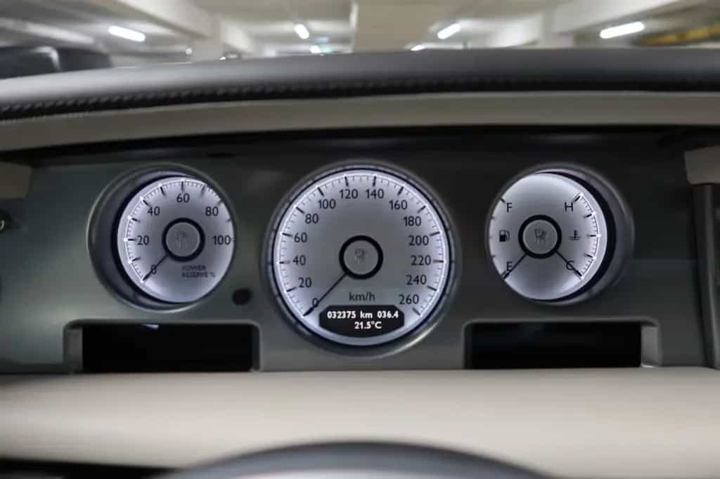 Rolls-Royce Phantom Drophead Gen II 02/2016-photo-13