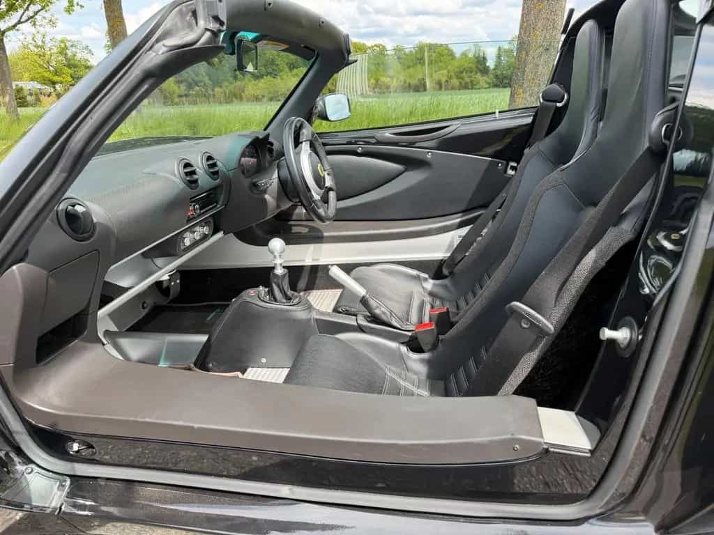 Lotus Elise S3 RHD neuwertiger Zustand 04/2010-photo-9