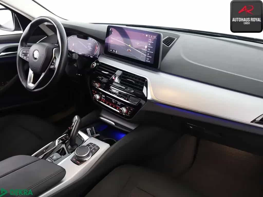 BMW 520 d T ACC,KAMERA,CARPLAY,TOTWINKEL,SPURHALTE 04/2021-photo-9