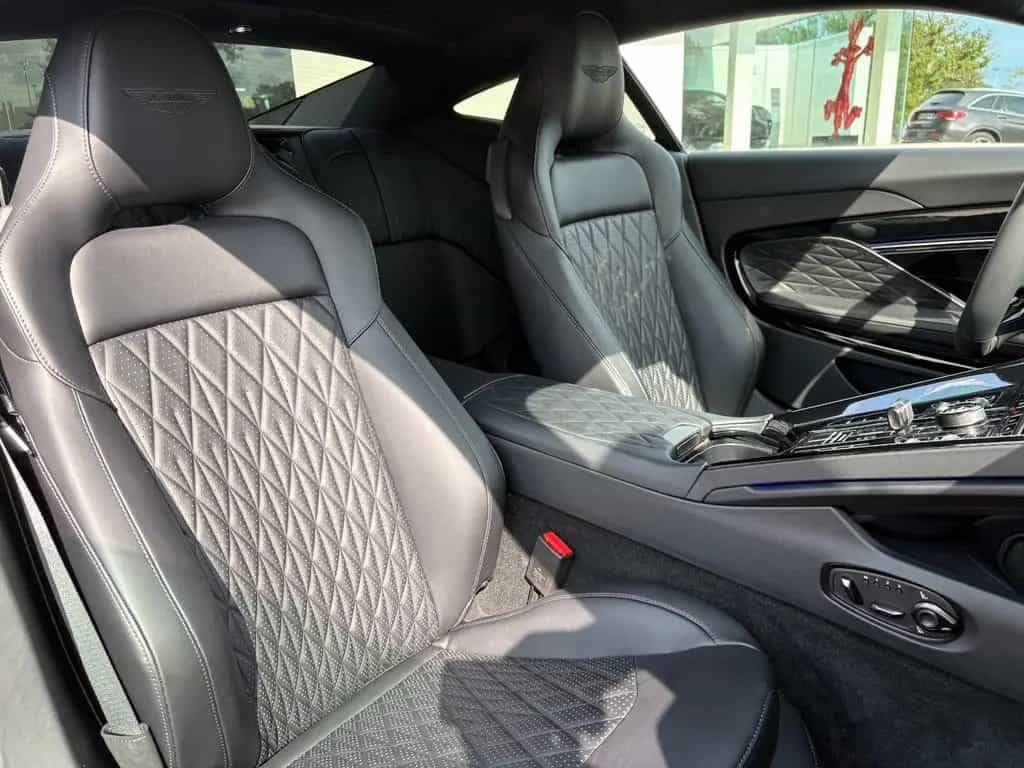 Aston Martin DB12 4.0 V8 null-photo-10
