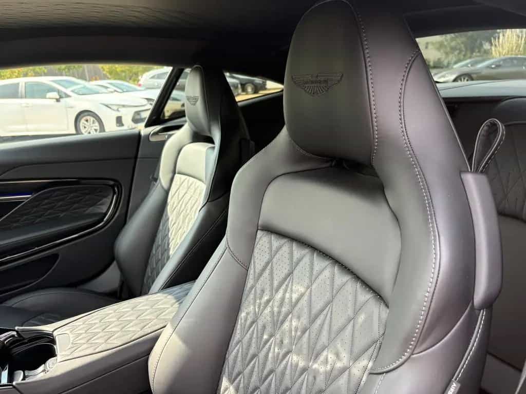 Aston Martin DB12 4.0 V8 null-photo-11