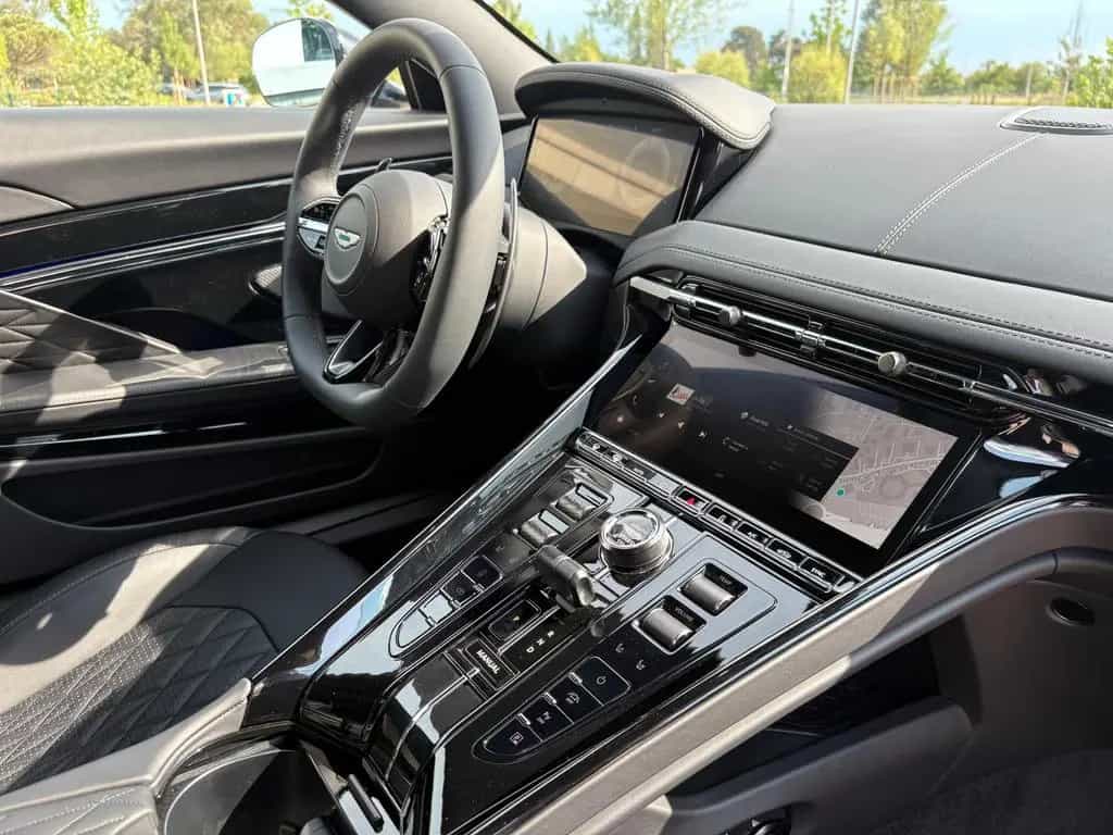 Aston Martin DB12 4.0 V8 null-photo-13