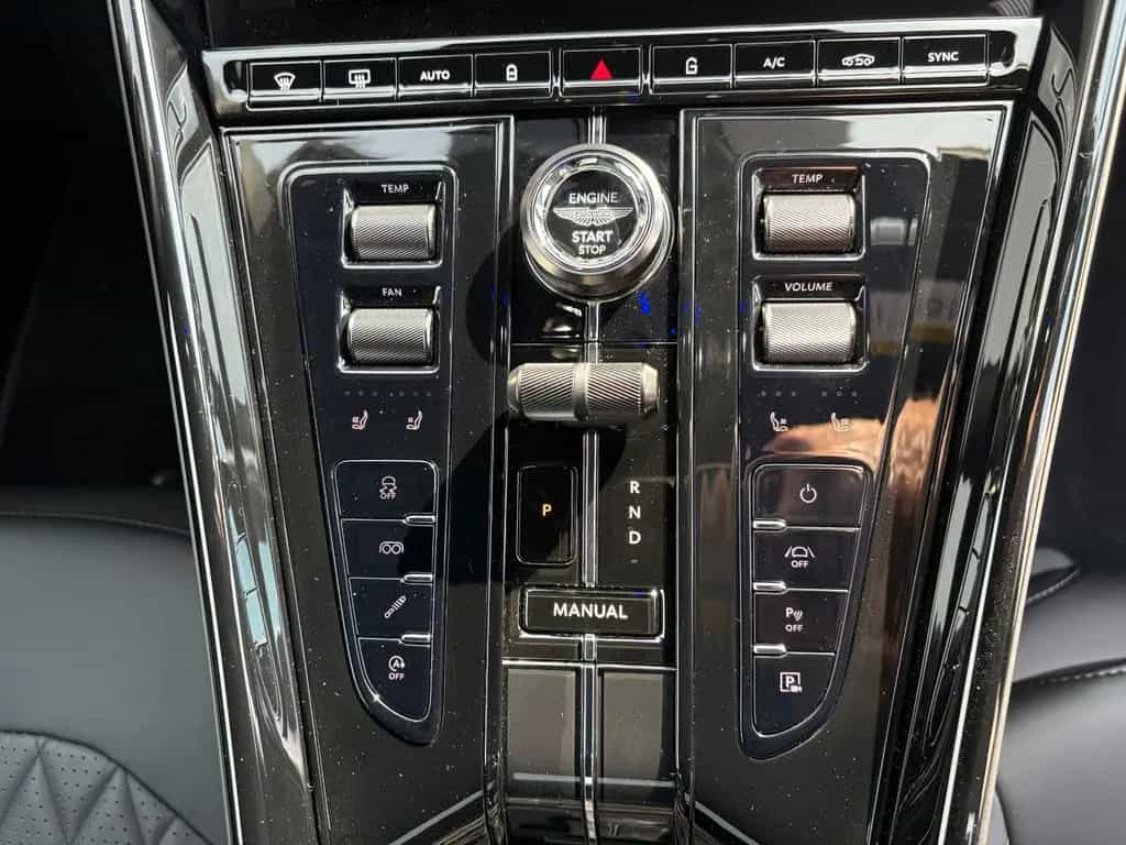 Aston Martin DB12 4.0 V8 null-photo-14
