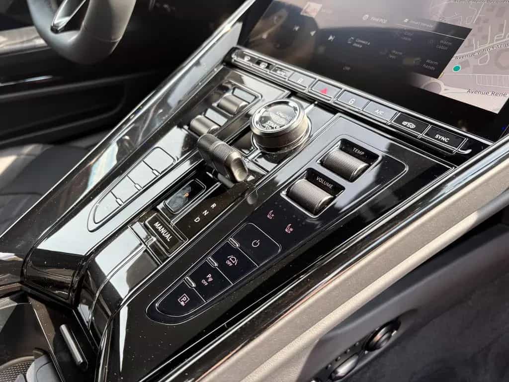 Aston Martin DB12 4.0 V8 null-photo-15