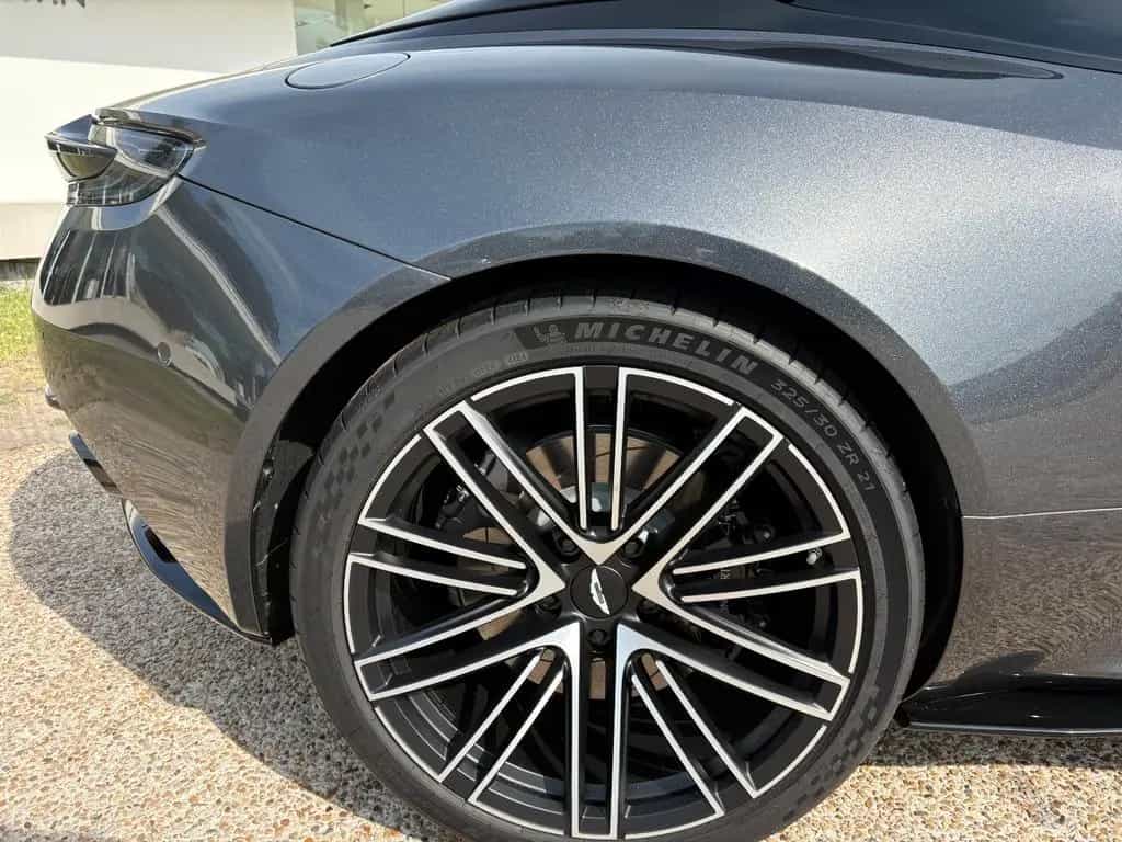 Aston Martin DB12 4.0 V8 null-photo-8