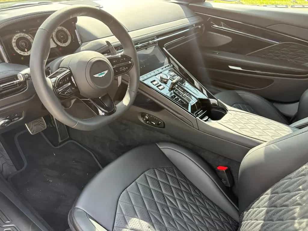Aston Martin DB12 4.0 V8 null-photo-9