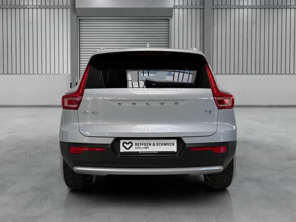 Volvo XC40 MOMENTUM AUTOMAT+NAVI+LED+KAMERA+HARMAN+TÜV 06/2020-photo-2