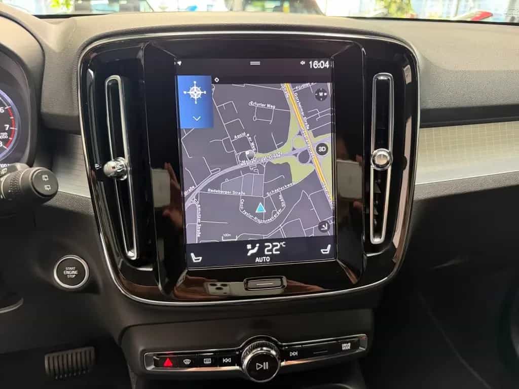 Volvo XC40 MOMENTUM AUTOMAT+NAVI+LED+KAMERA+HARMAN+TÜV 06/2020-photo-9