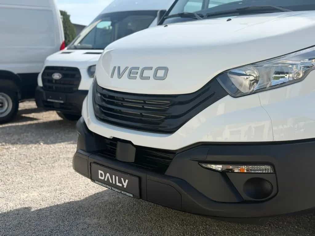 Iveco Other DAILY MY25 35S18V 3.0 L AUTOMATIK L4H2 176PS AHK 10/2025-photo-4